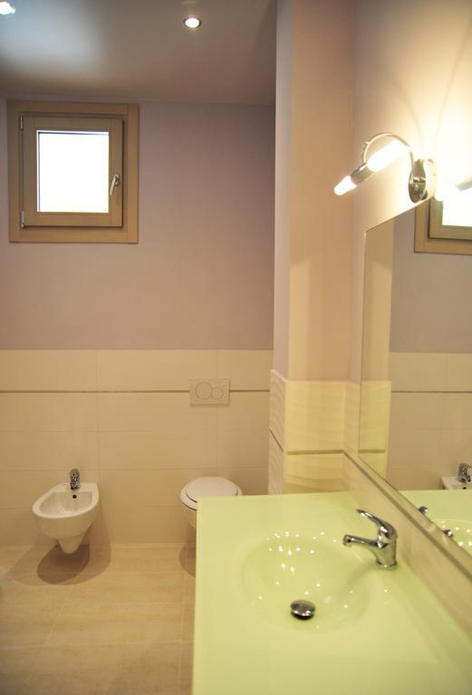 Agriturismo Le Fontane Sale Marasino Habitación foto